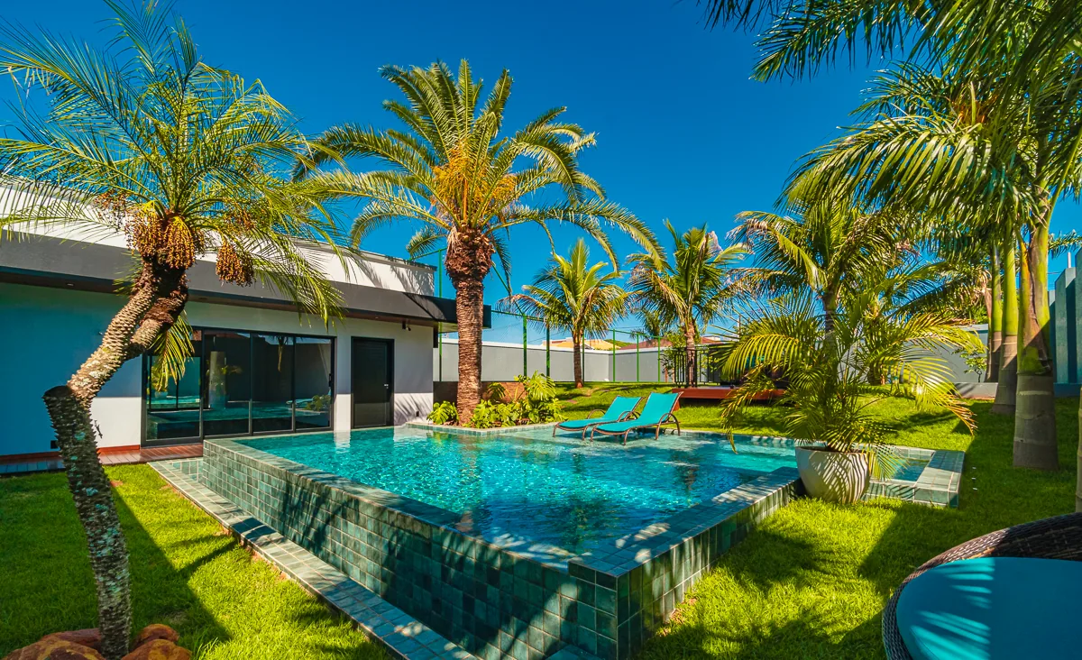 Piscina integrada à arquitetura, projeto Projeto Alexandre Ikert